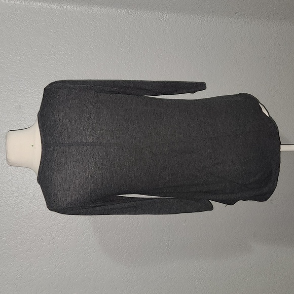 Lucky Brand Gray Tunic With Gold Flower Pattern Size Small - Picture 2 of 4